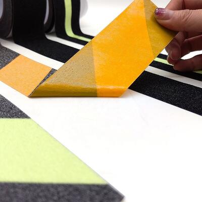 Industrial Stair Walkway Protection Solution Non Slip Floor Tape Strong Traction Surface